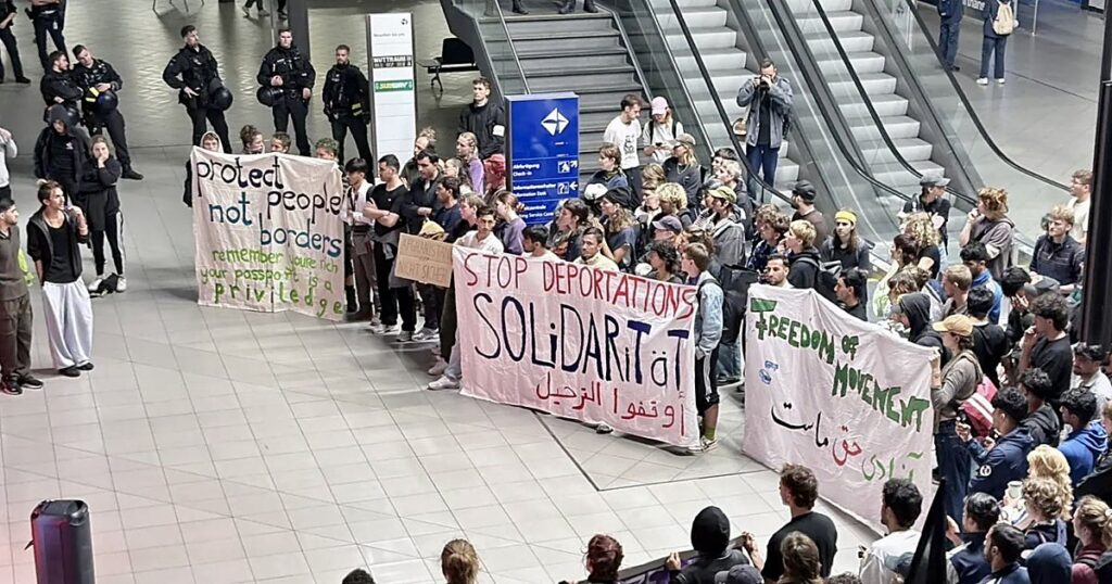 Alemania comienza a deportar afganos sin delitos graves