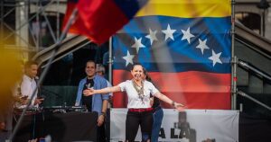 Así ha frenado Trump el regreso de María Corina para sostener a Delcy tras el terremoto