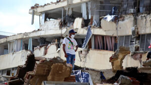 Aumentan a más de 3.300 los muertos por los terremotos en Venezuela