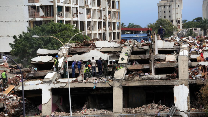 Aumentan a más de 3.500 los muertos por los terremotos en Venezuela