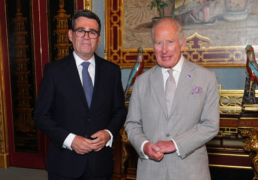 Burnham, nuevo primer ministro de Reino Unido tras aceptar el encargo del rey Carlos III