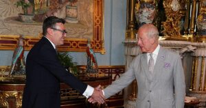 Burnham reemplaza a Starmer como primer ministro del Reino Unido