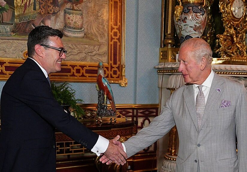 Burnham reemplaza a Starmer como primer ministro del Reino Unido