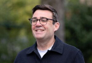 Burnham se asegura la victoria en las primarias laboristas y será el próximo primer ministro de Reino Unido