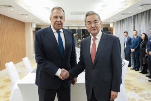 China y Rusia abogan por impedir el "rearme" de Japón y apuestan por reforzar la "cooperación estratégica"