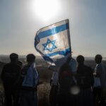 Colonos israelíes superan un control militar en su marcha para recolonizar la Franja de Gaza
