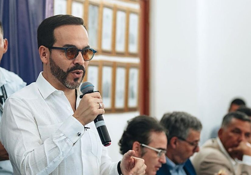De la Espriella da un ultimátum y declara objetivo militar a dos cabecillas de guerrillas en el norte del país
