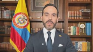 De la Espriella solicita a las Fuerzas Armadas defender la Constitución tras suspender el empalme