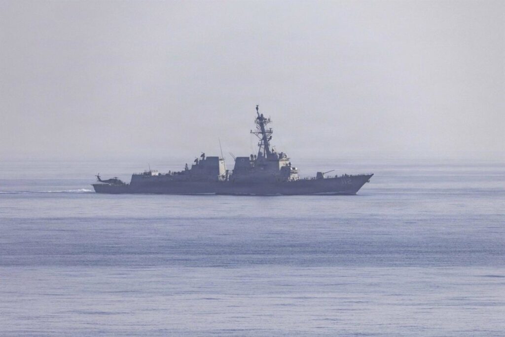 EEUU lanza "fuertes" ataques contra Irán en respuesta a las "agresiones" contra buques en el estrecho de Ormuz