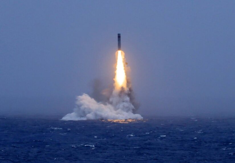 EEUU muestra "preocupación" por la "acumulación de armas nucleares" de China tras su ensayo balístico en el Pacífico