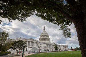 El Congreso de EEUU aprueba un presupuesto militar récord de 1,15 billones en una ajustada votación