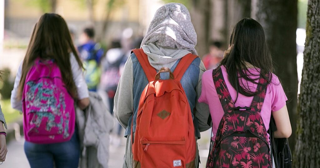 El Constitucional rechaza las quejas contra la prohibición del velo en escuelas de Austria