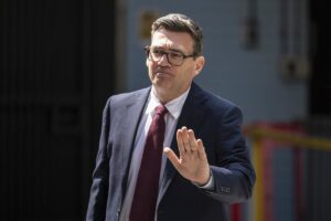 El Partido Laborista anuncia a Andy Burnham como su líder e inminente primer ministro de Reino Unido