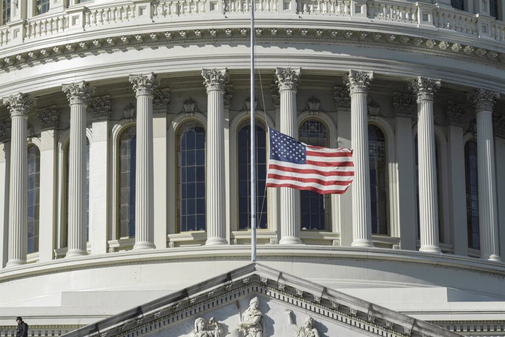 El Senado de EEUU da pasos para sancionar a países que compren petróleo y gas ruso