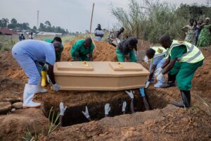 El brote de ébola en RDC rebasa ya los umbrales de los 2.000 casos confirmados y los 750 muertos