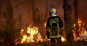El megaincendio en Gironda da un respiro en la noche más tranquila desde que empezó