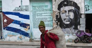 El régimen cubano busca oxígeno con reformas rápidas para contentar a Trump