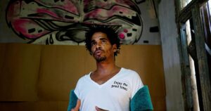 El régimen de Cuba destierra al artista y preso político Luis Manuel Otero Alcántara