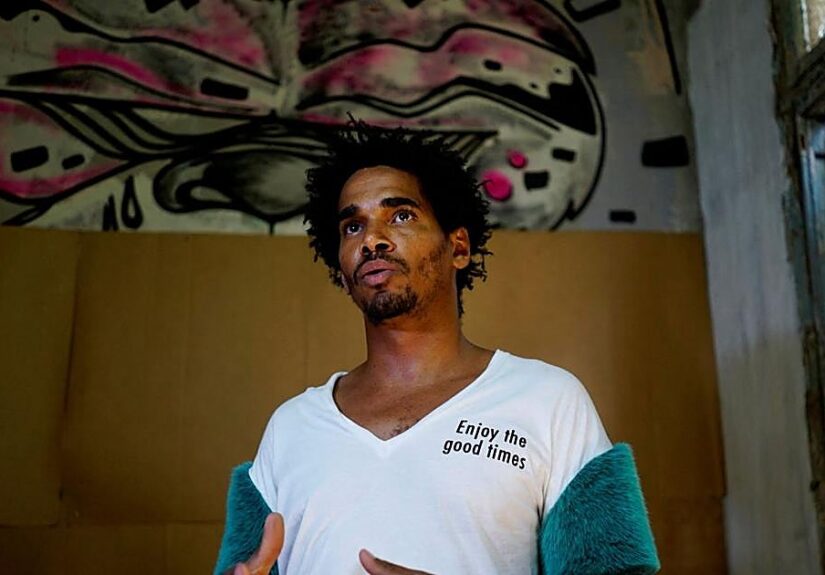 El régimen de Cuba destierra al artista y preso político Luis Manuel Otero Alcántara