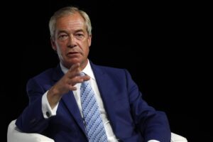 El ultraderechista Nigel Farage dimite como diputado tras la polémica por aceptar donaciones millonarias