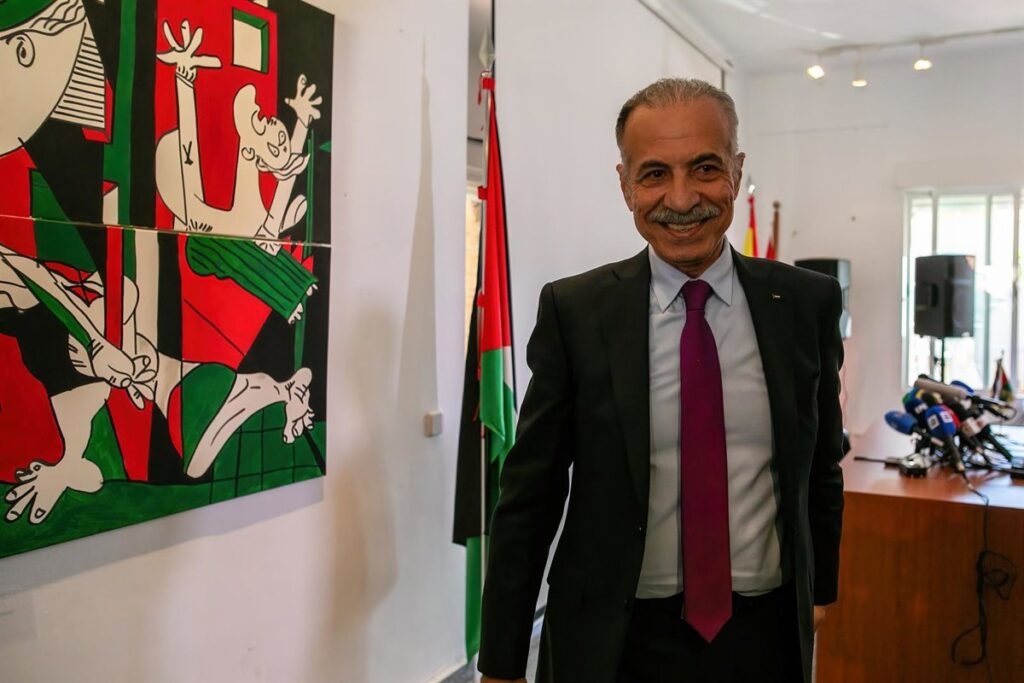 Embajador palestino en España ve una "formalidad insignificante" la disolución del órgano de gobierno en Gaza
