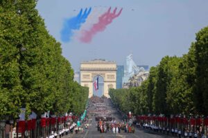 Francia celebra su Fiesta Nacional con un desfile multitudinario y muestras de apoyo a Ucrania