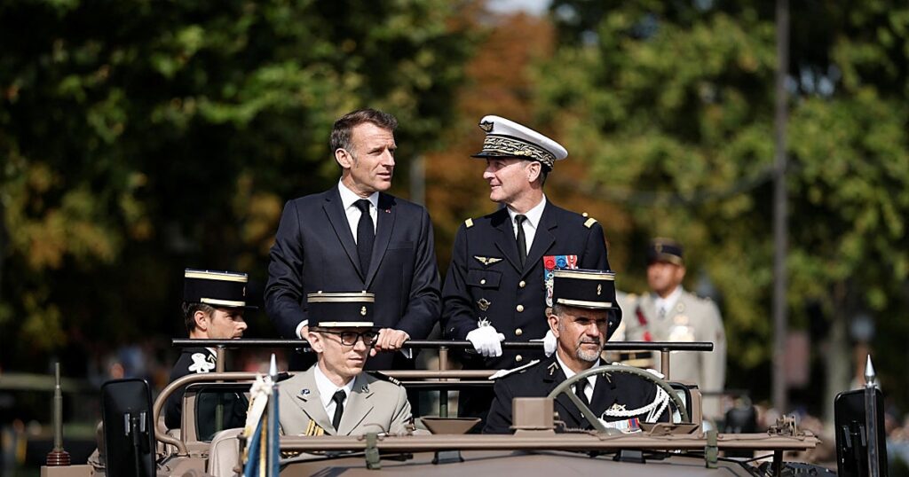 Francia presume de liderazgo europeo y poderío militar en el último 14 de julio de Macron