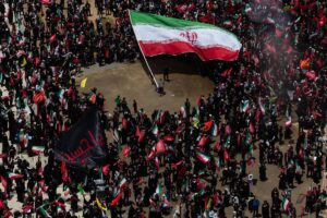 Irán advierte de una guerra "total" si EEUU continúa "dos o tres días más" con sus ataques