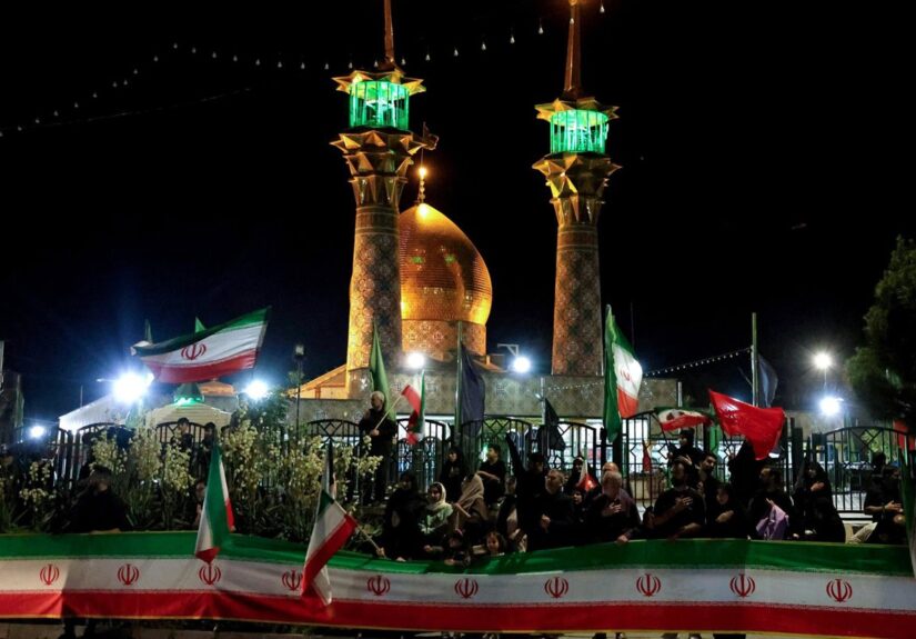 Irán amenaza a aliados de EEUU con restricciones al crudo y cortes eléctricos si ataca puentes y centrales