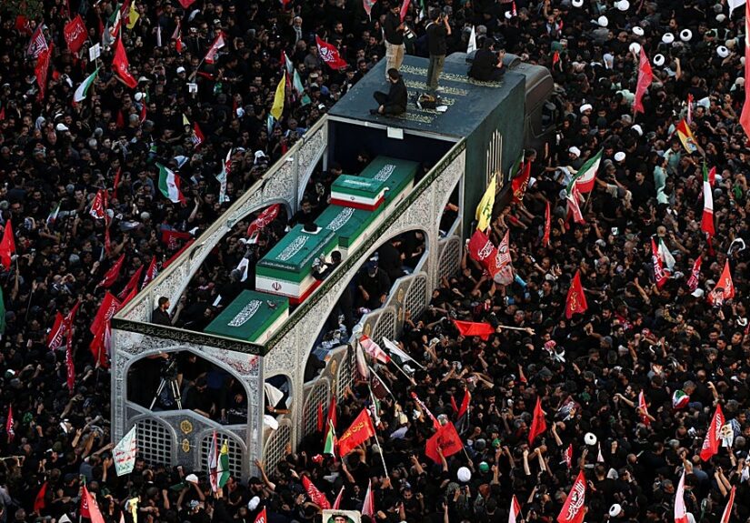 Irán hace alarde de fuerza en el funeral de Jamenei, pero sigue sin mostrar a su nuevo líder