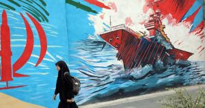 Irán se prepara para una «guerra a gran escala» mientras Trump ataca para que ceda en Ormuz
