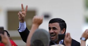 Israel armó un plan para reclutar a Ahmadinejad para que liderase un cambio de régimen en Irán