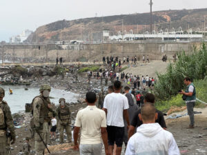 Italia cierra la frontera marítima y aérea con España en pleno choque por la crisis en Ceuta