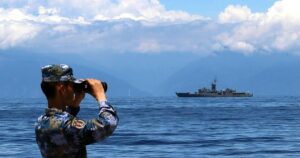 Japón denuncia maniobras militares chinas en sus aguas y el país le acusa de «exagerar» para rearmarse