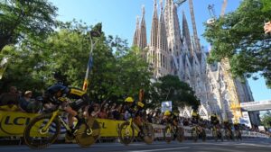 Jonas Vigengaard, con el Visma se viste de líder en la primera etapa del Tour de Francia