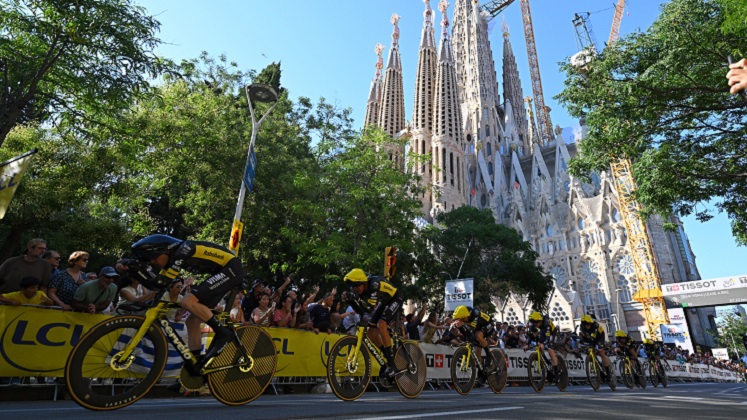 Jonas Vigengaard, con el Visma se viste de líder en la primera etapa del Tour de Francia