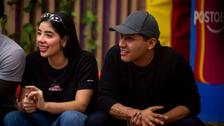 Juanda Caribe estrenó ‘Lo revivimos’ con Mariana Zapata como protagonista del videoclip