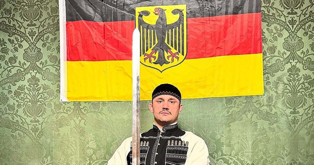 Krieger, el 'influencer' de la ultraderecha alemana que lucha por Putin contra Ucrania