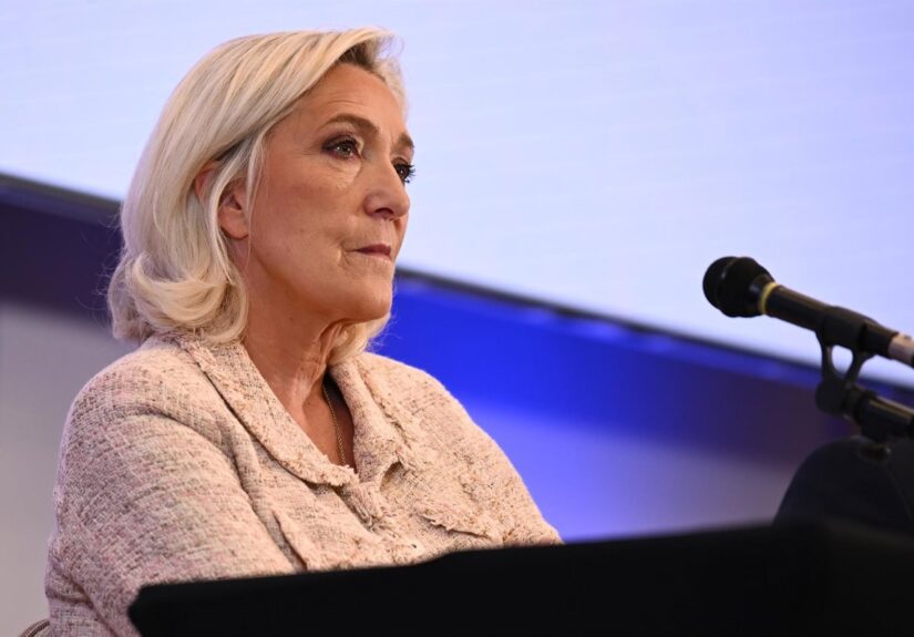 La Justicia de Francia condena a tres años de prisión y 15 meses de inhabilitación a Marine Le Pen