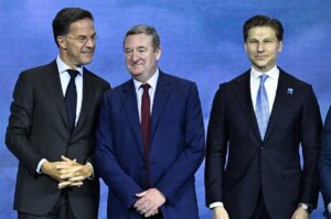 La OTAN invertirá 40.000 millones para capacidades antidrones y refuerza la cooperación industrial de los aliados