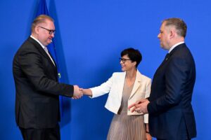 La UE abre otro grupo de capítulos con Ucrania solo un mes después de iniciar su proceso de adhesión