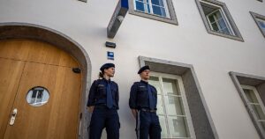 La casa natal de Hitler, reconvertida en una comisaría de la Policía austriaca para ahuyentar a los neonazis