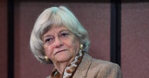 La exdiputada británica Ann Widdecombe murió tras recibir 21 martillazos en la cabeza