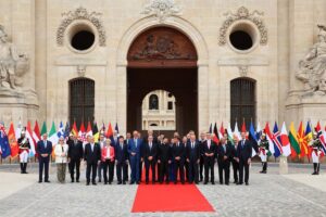 La fuerza internacional que se desplegará en Ucrania llevará a cabo ejercicios "en los próximos meses"