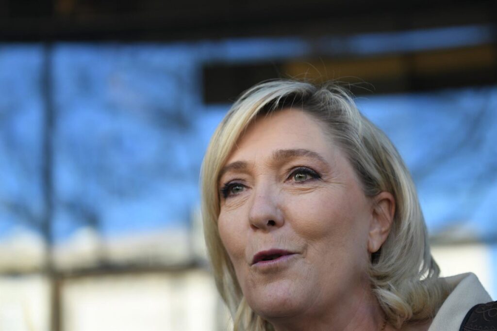 Le Pen podrá iniciar su campaña electoral a las elecciones presidenciales sin brazalete electrónico