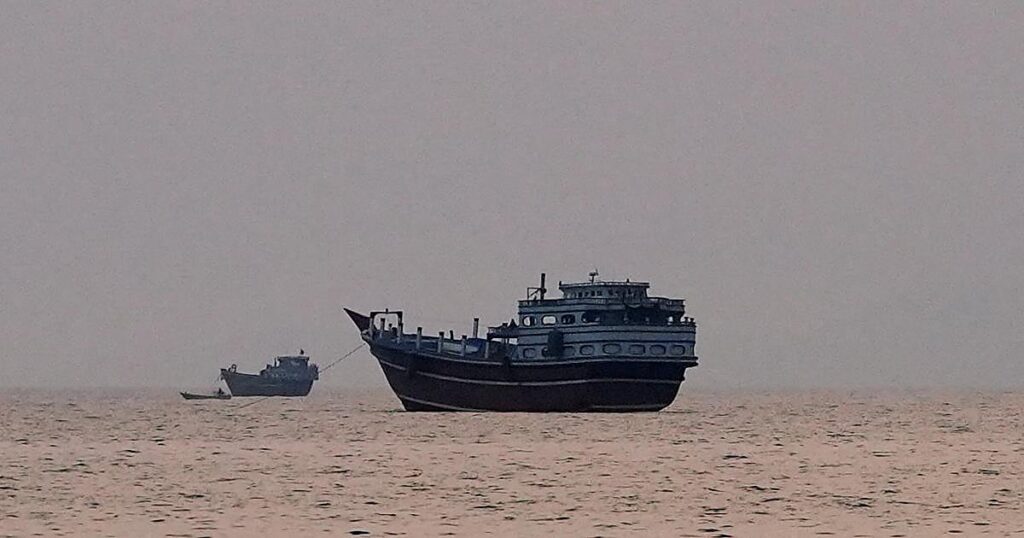 Los hutíes de Yemen atacan dos buques de Arabia Saudí en el mar Rojo e intensifican el conflicto en Oriente Próximo