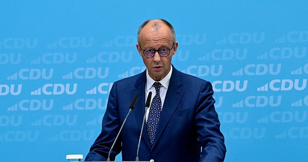 Merz aboga por restringir los movimientos a los identificados como «posibles amenazas» tras el atentado en Berlín