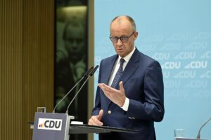 Merz afirma que el ataque al Orgullo en Berlín no fue "al azar" y pide ir más allá de las declaraciones