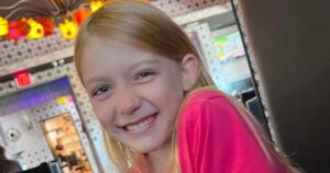 Muere una niña de 8 años tras ser alcanzada por un rayo en el patio de su casa de Illinois