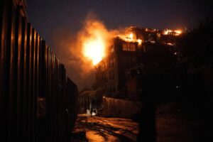 Mueren al menos dos personas y otras 16 resultan heridas en nuevos ataques rusos contra Kiev